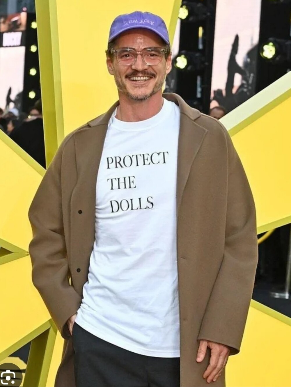 Conner Ives protect the dolls sz small tee